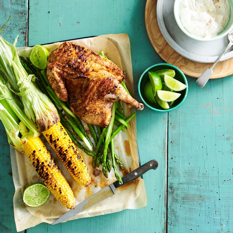 Foto van Gerookte kip van de barbecue met gegrilde maïs & yoghurtdressing door WW