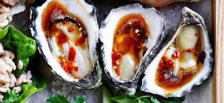Oesters met sojasaus & chilipeper