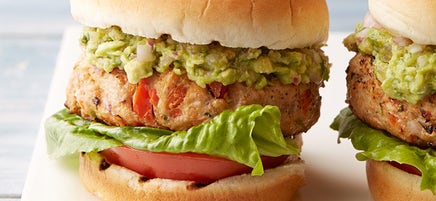 Hamburgers de dinde mexicains avec tartinade à l’avocat