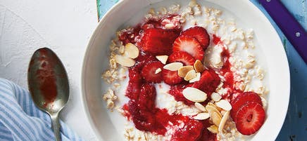 Roasted strawberry and almond overnight oats