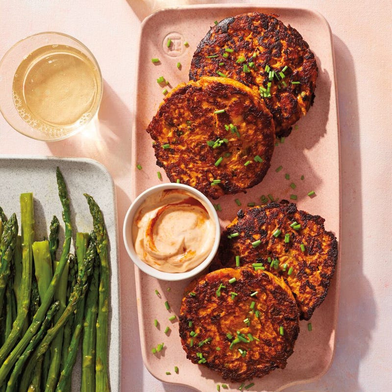 Salmon Cakes with Sriracha Mayo