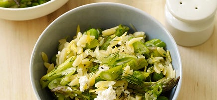 Orzo citronné aux asperges et aux petits pois