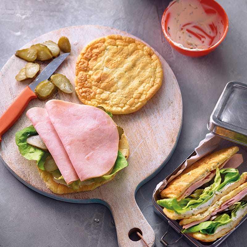 Foto van Luchtige omeletsandwich met kipfilet door WW