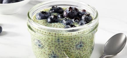 Crème aux bleuets, au matcha et aux graines de chia