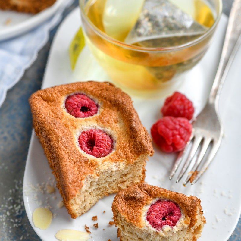 Kuchen mit Mandeln & Himbeeren