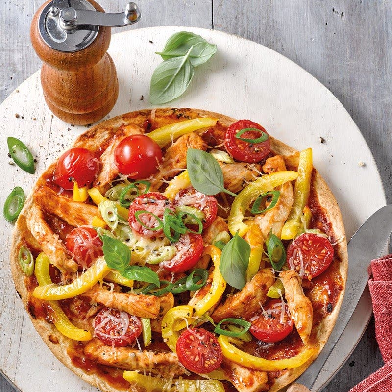 Blitzpizza mit BBQ-Hähnchen