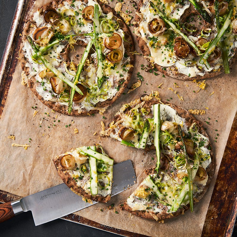 ViktVäktarna - Knäckebrödspizza med sparris, confiterad purjo och citron