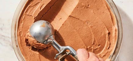 Crème glacée de banane au chocolat fumé et épicé