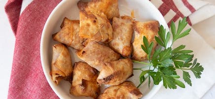 Mini pochettes de pizza wonton frites