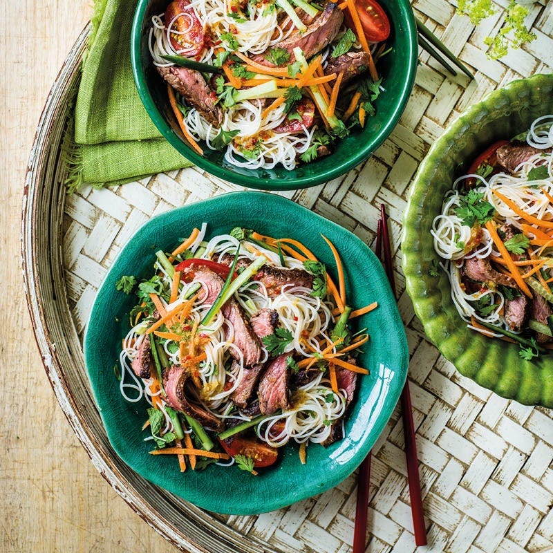 Vietnamesischer Nudelsalat mit Roastbeef