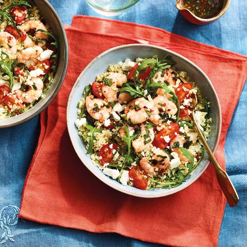 Bulgur-Feta-Bowl mit Zitronengarnelen