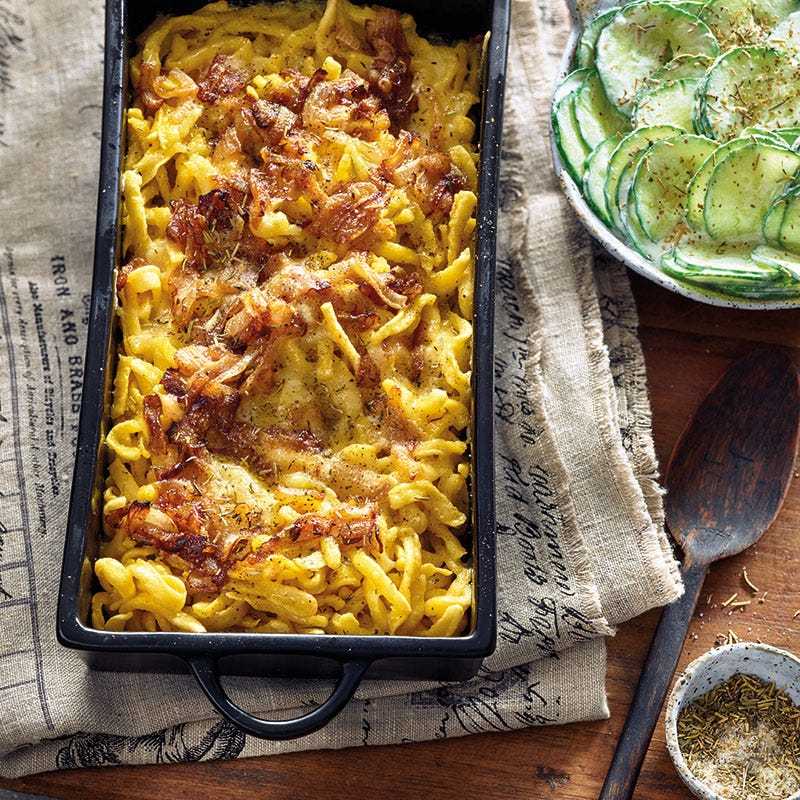 Käsespätzle mit Gurkensalat