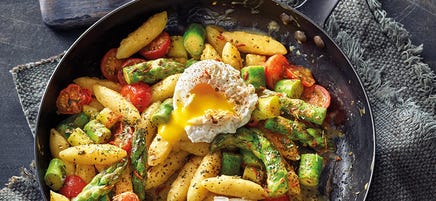 Schupfnudel-Spargel-Pfanne mit Ei