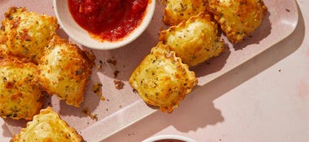 Raviolis cuits au four avec trempette marinara