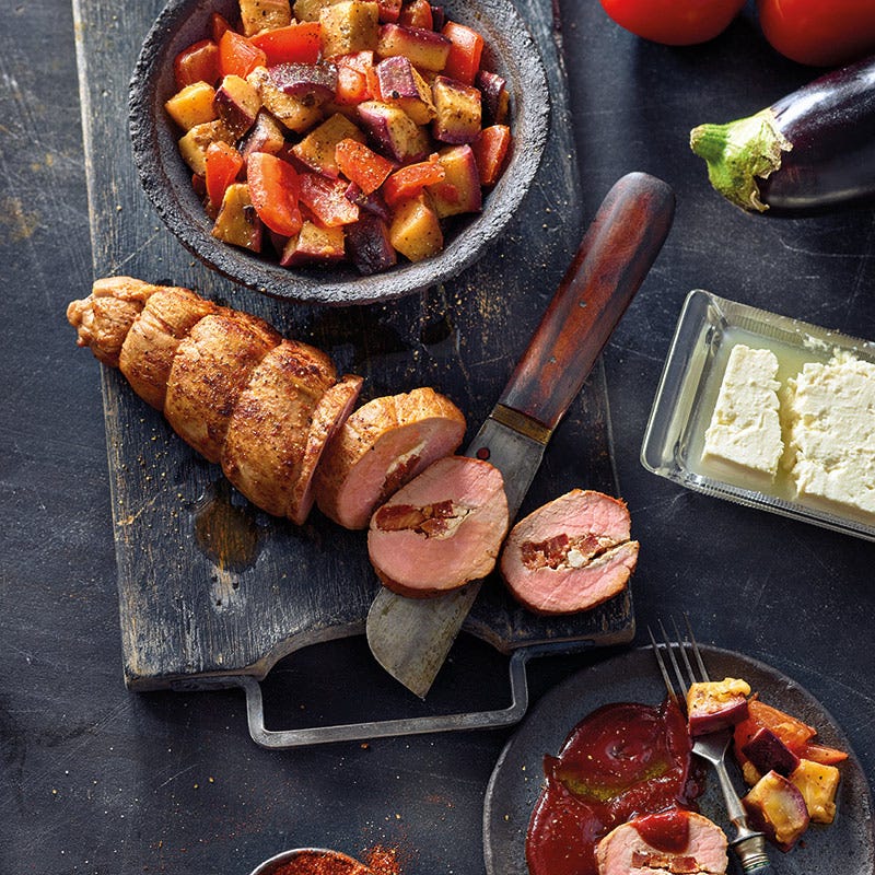 Gefülltes BBQ-Schweinefilet auf Gemüse