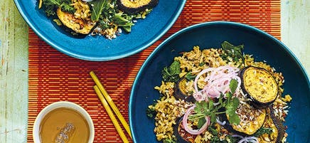 Reis-Auberginen-Bowl mit Grünkohl