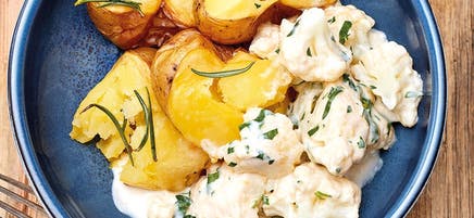 Smashed Potatoes mit Blumenkohl-Käse-Sauce