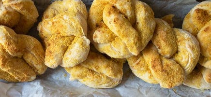 Bretzels à la pâte à deux ingrédients végétalienne