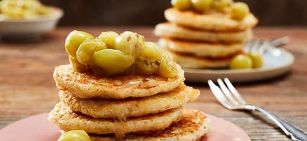 Quinoa-Pancakes mit Stachelbeeren