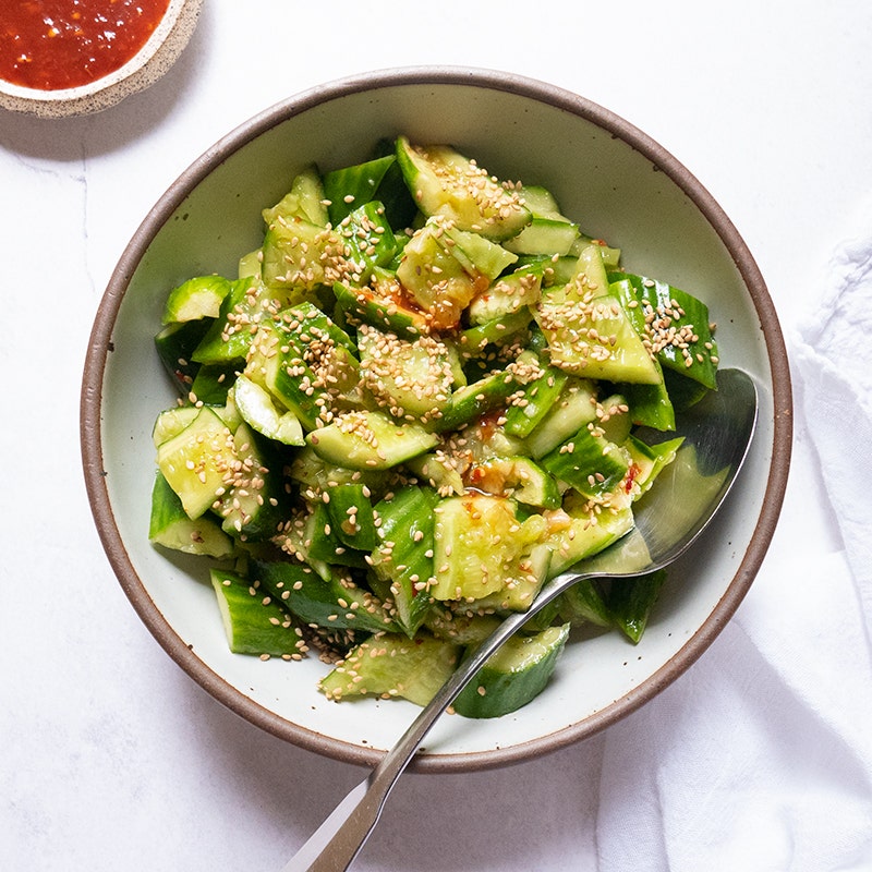 Spicy sesame smashed cucumber salad