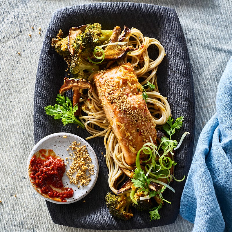 ViktVäktarna - Japansk sesamlax med shiitake och sobanudlar