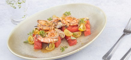 Gegrilde scampi’s met watermeloen en basilicum