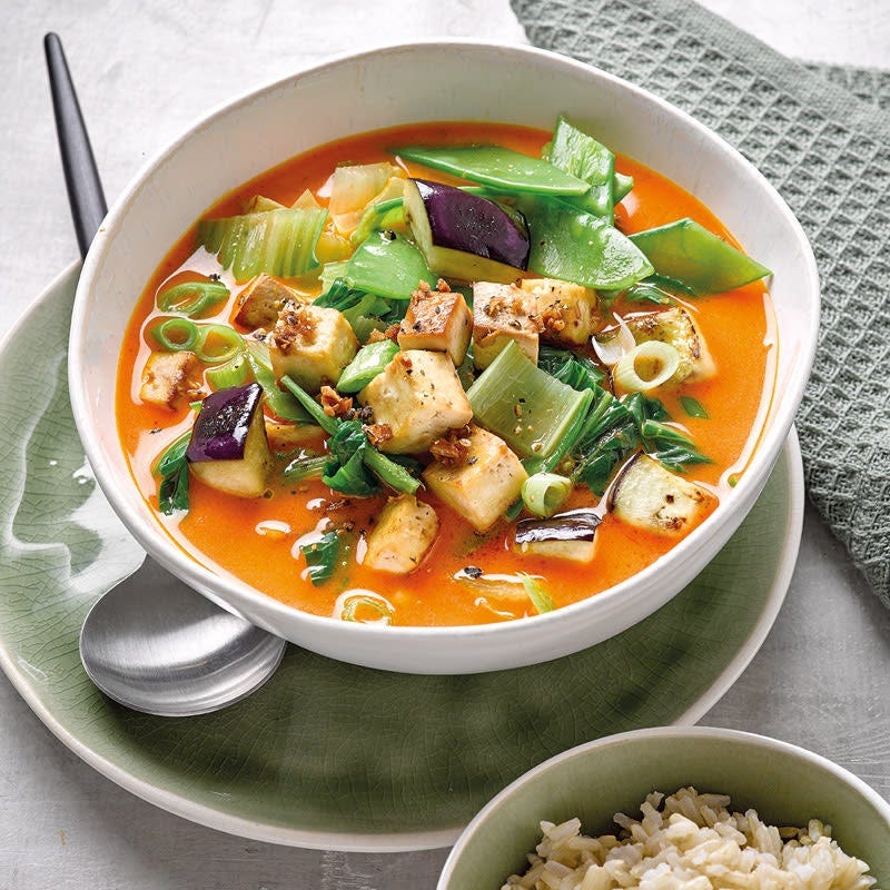 Thaicurry mit gebackenem Tofu und Reis