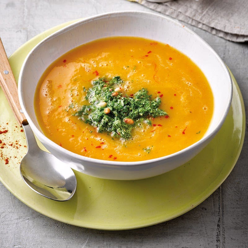 Kürbissuppe mit Kräuterpesto