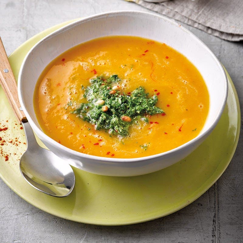 Kürbissuppe mit Kräuterpesto