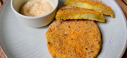 Air-fried green tomatoes with spicy aioli
