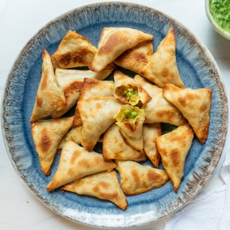 Photo de Samosas cuits au four avec chutney à la coriandre et à la menthe par WW