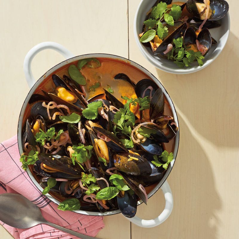Mussels in Red Curry–Coconut Broth