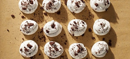 Chewy Cookies and Cream Meringues