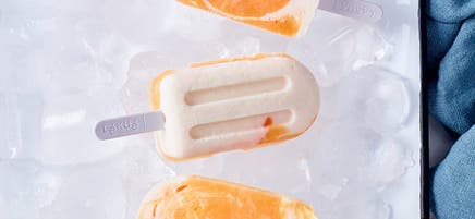 Papaya-Swirl-Glace am Stiel