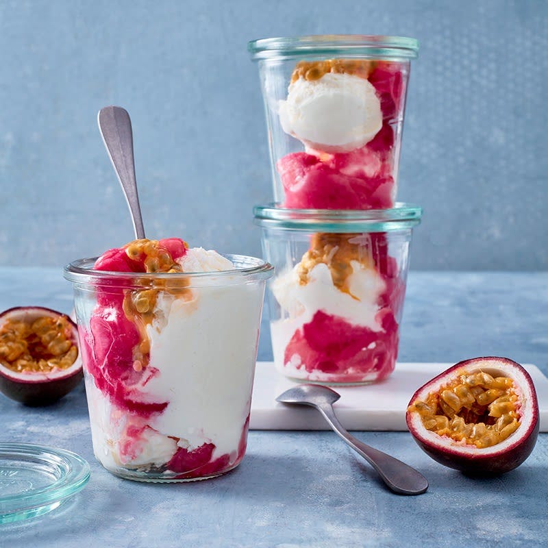 Frozen Joghurt mit Maracuja und Rhabarber