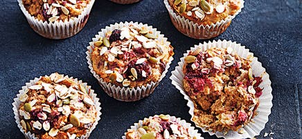 Havremuffins med hallon och fröer