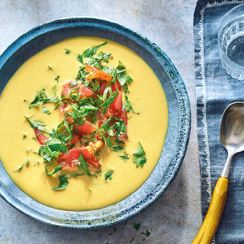 Gelbe Linsensuppe mit Tomatentopping