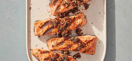 Saumon grillé avec tapenade rapide