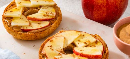 Maple cinnamon breakfast bagel