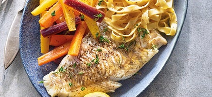 Zander mit Tagliatelle und Karotten