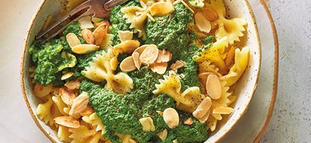 Farfalle mit Spinat-Frischkäse-Sauce