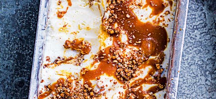 Salted caramel peanut fro-yo