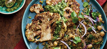 Steak de chou-fleur avec chutney vert