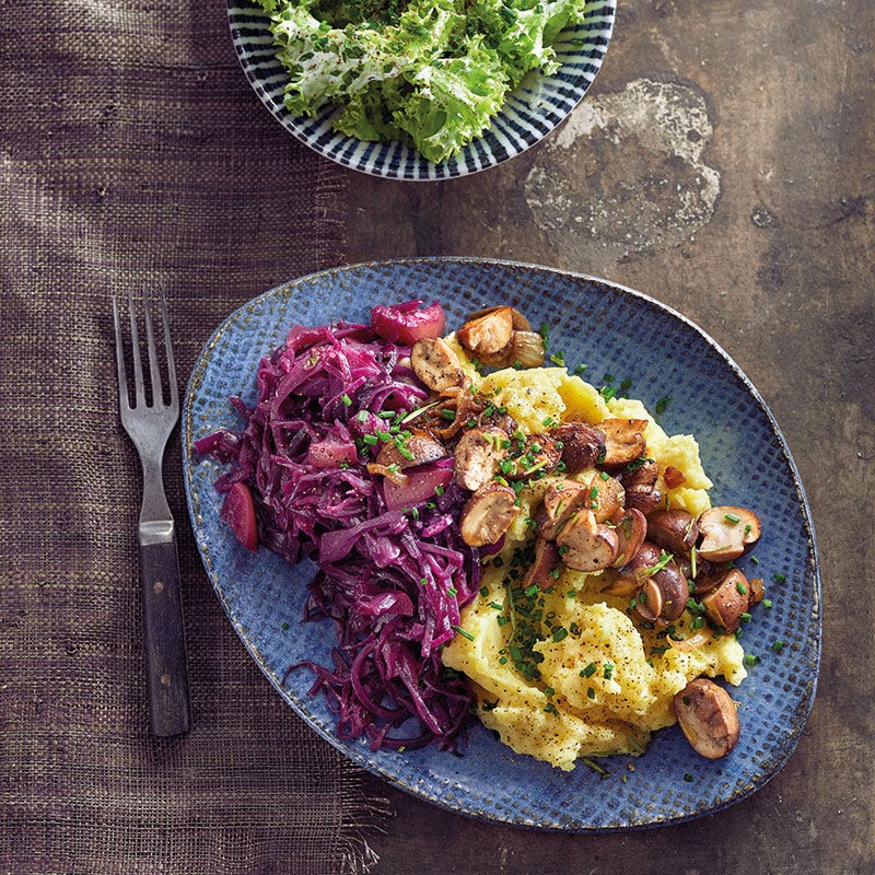 Kartoffelpüree mit Rotkohl und Pilzen