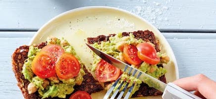 Avocadobrot mit Kichererbsen