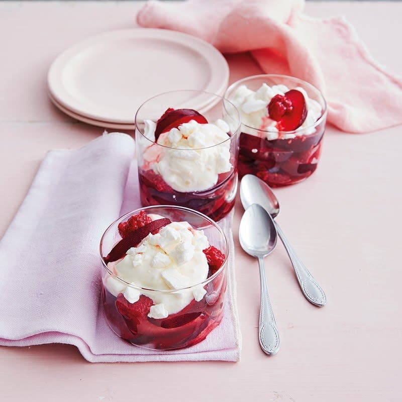 Baiser-Pflaumen-Dessert