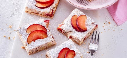 Apfel-Pflaumenschnitten mit Baiser