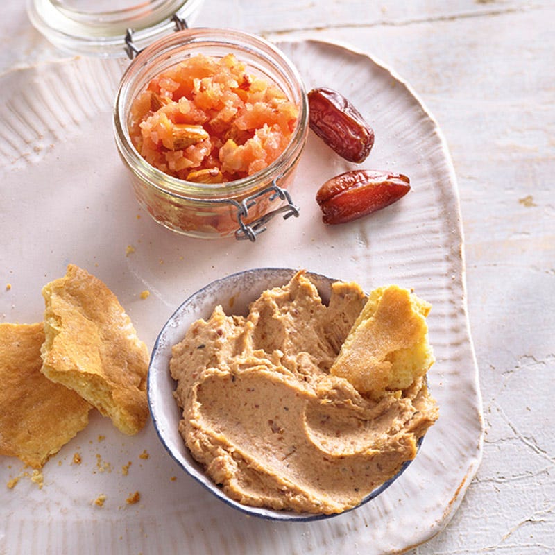 Dattel-Walnuss-Dip mit Frischkäse