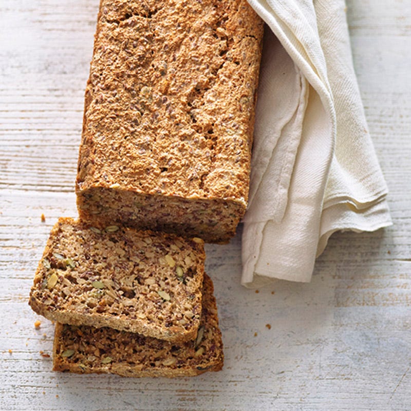 Dinkelbrot mit Körnern