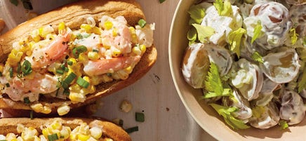 Salade de maïs et scampis sur petits pains